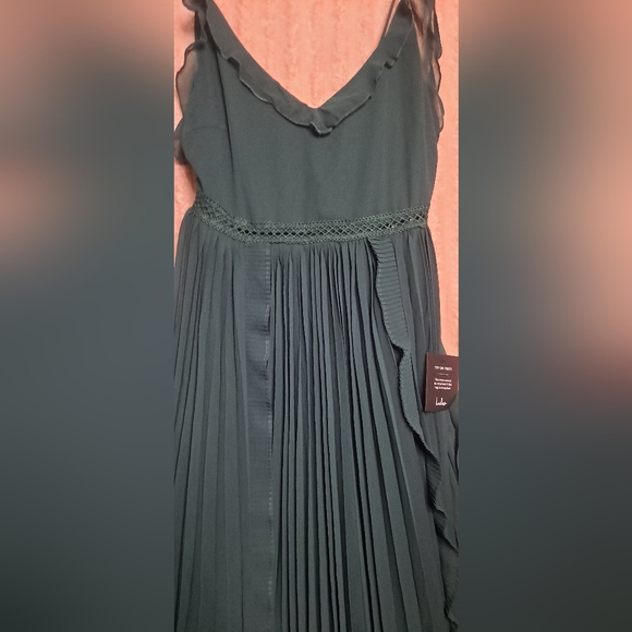 lulu's pleated midi dress v-neckline size S color emerald green - Picture 8 of 16